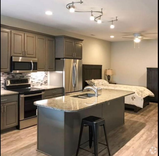 Building Photo - 411 S McEwan St Rental