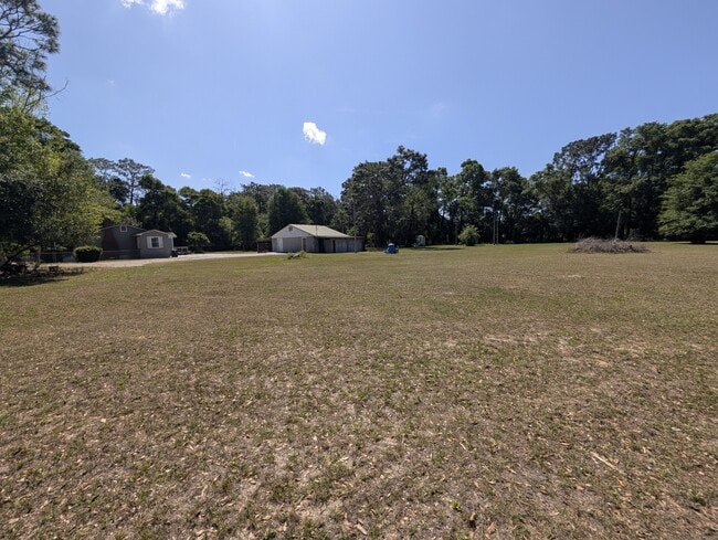 Photo - 427 Crossway Rd