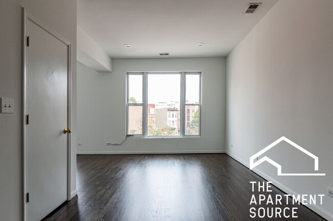 Photo - 3328 N Clark St Unit 3F