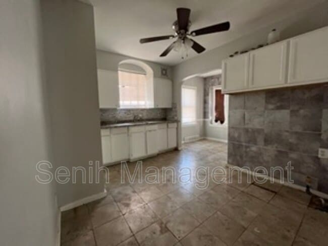Photo - 5051 Berkshire St