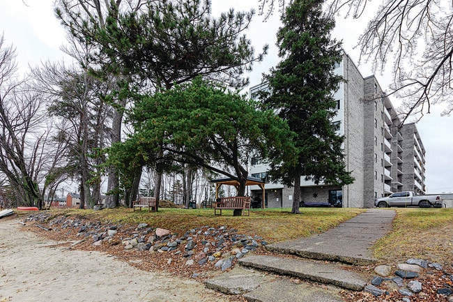 Photo - Lancelot Apartments