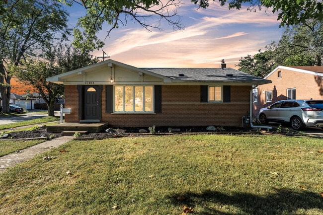 Building Photo - 31611 Lonnie Blvd Rental