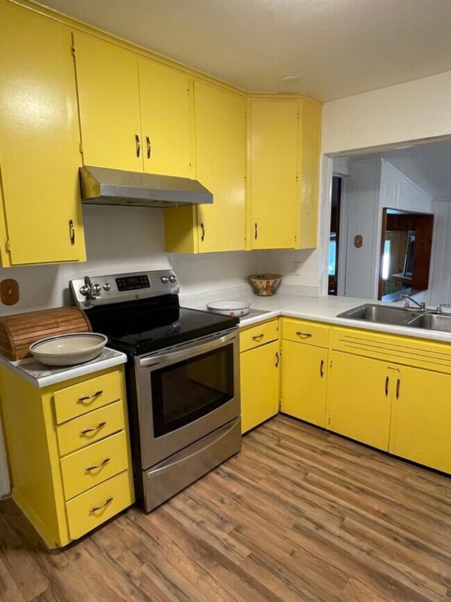 2236 E. Michigan Avenue (Shields/Fresno) Rental House Rental in Fresno, CA