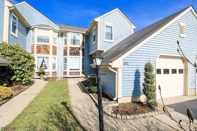 Building Photo - 2 Bristol Ct Rental