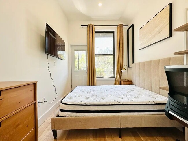 Photo - Furnished room/NOT APARTMENT Unit 2