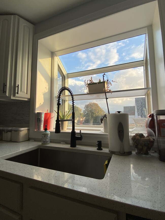 Photo - 3719 N Newcastle Ave Unit 2