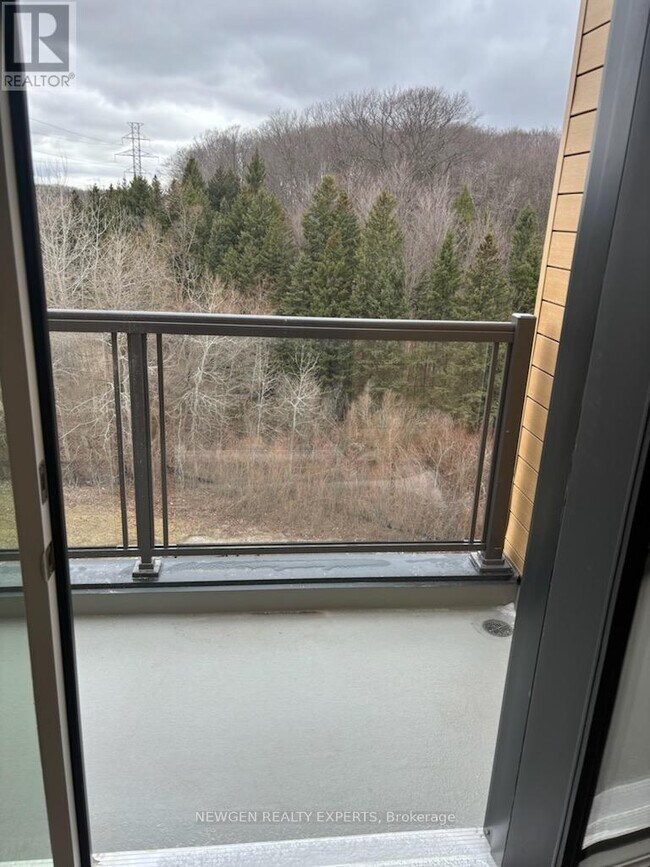 Photo - 261 Woodbine Ave