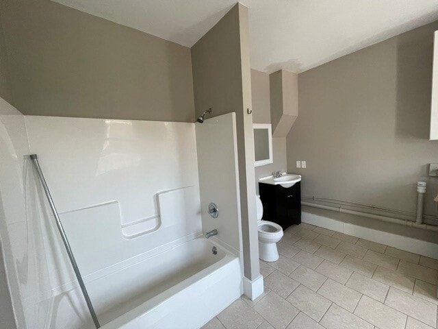 205 W Main St