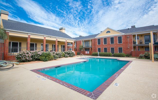 Building Photo - The Claridge Apartments