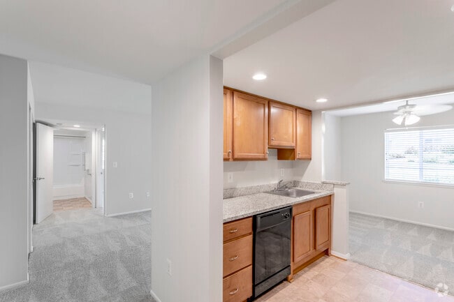1 BR, 1 BA - 704 SF