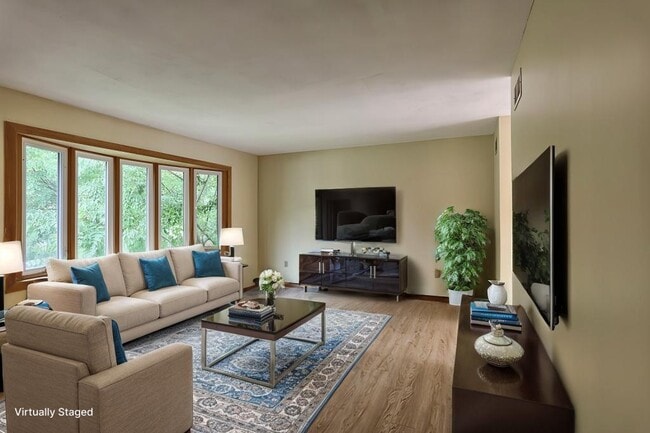 Photo - 668 Sand Hill Rd