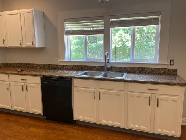 Photo - 1000 Dunbar Ave