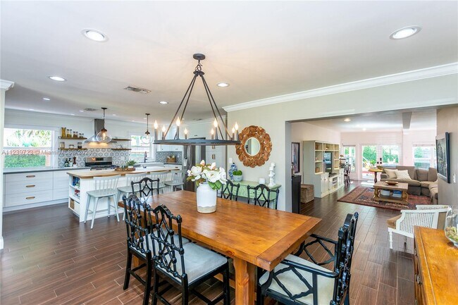 Photo - 2003 N 46th Ave