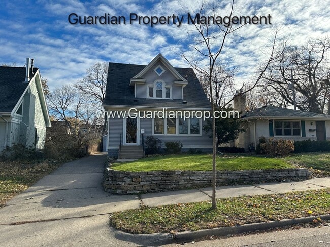 Building Photo - East Harriet Single Family Home, 2 Car Gar...