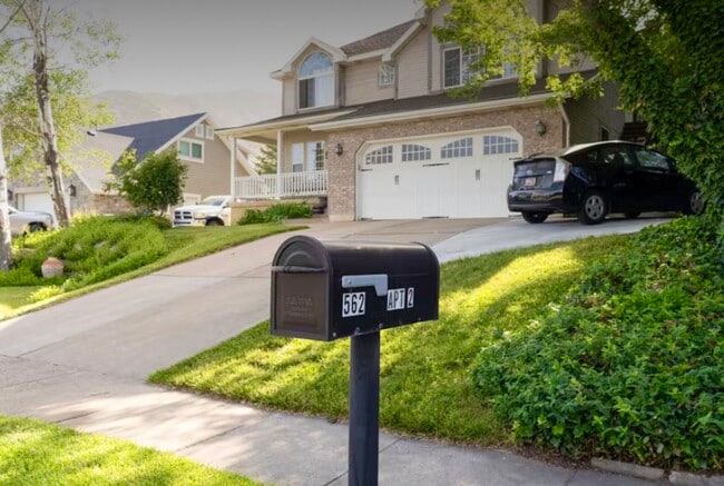 Building Photo - 562 Pheasant Way Unit #2