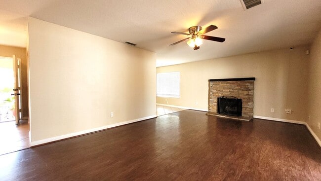 Photo - Popular Escondido Single Story 3 Bedroom Home!