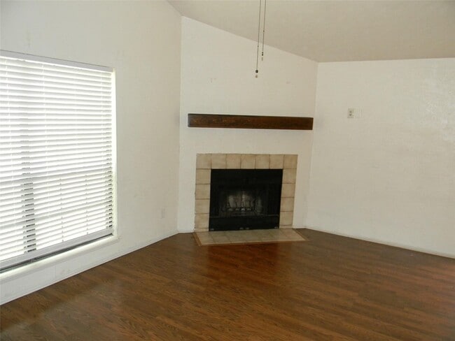 Photo - 4221 Heath St