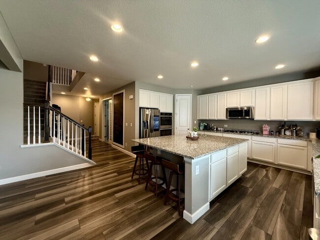 Photo - Spacious 5-Bedroom home with beautiful Views in Castle Rock for Rent