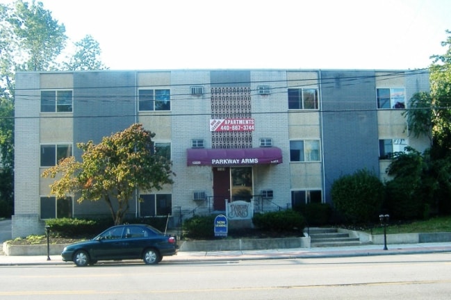 Parkway Arms Apartments - Parkway Arms Apartment