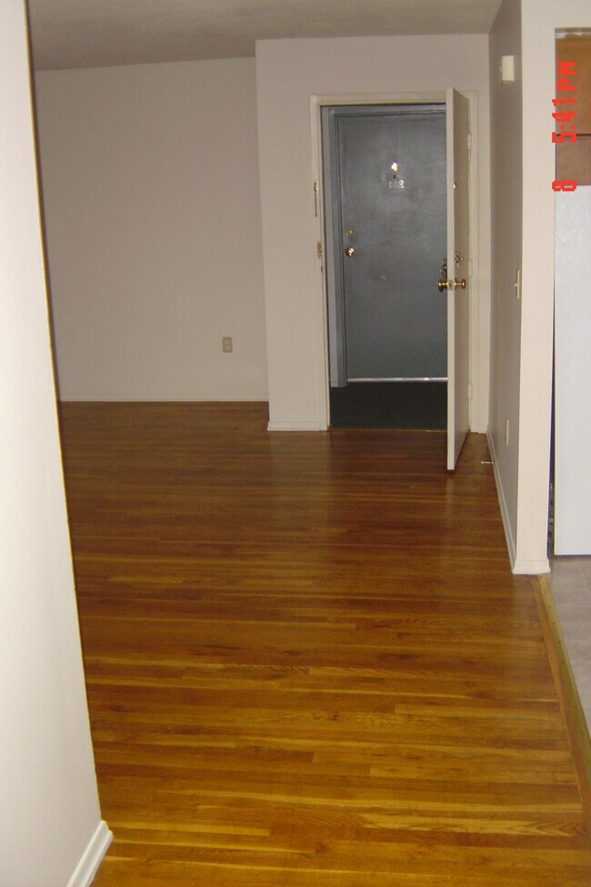 Photo - 9 Catherine St Apartment Unit 000