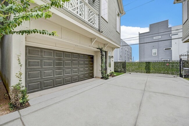 Photo - Spacious Corner Parcel 3-Bedroom Home in M...