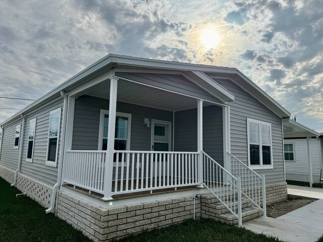 Building Photo - 1283 Jamestown Dr
