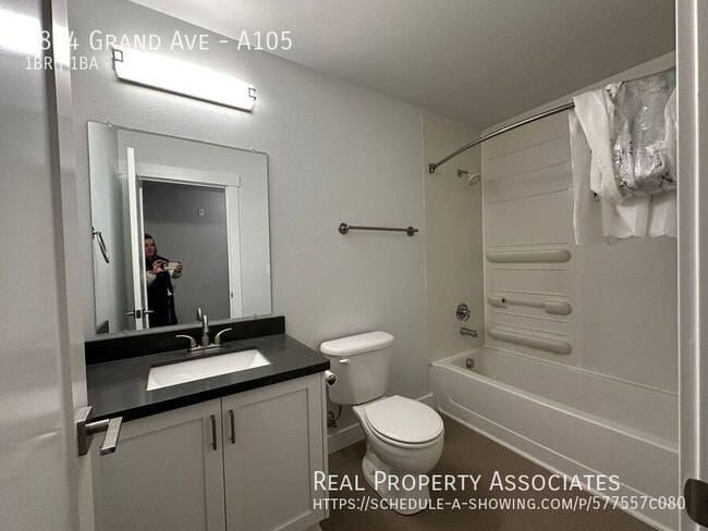 Photo - 2824 Grand Ave