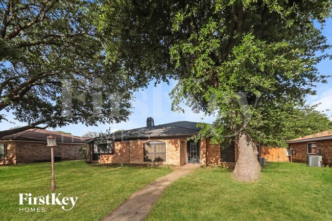 Photo - 6309 Topaz Way