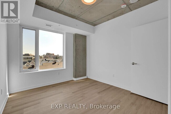 Photo - 36 Robinson Ave