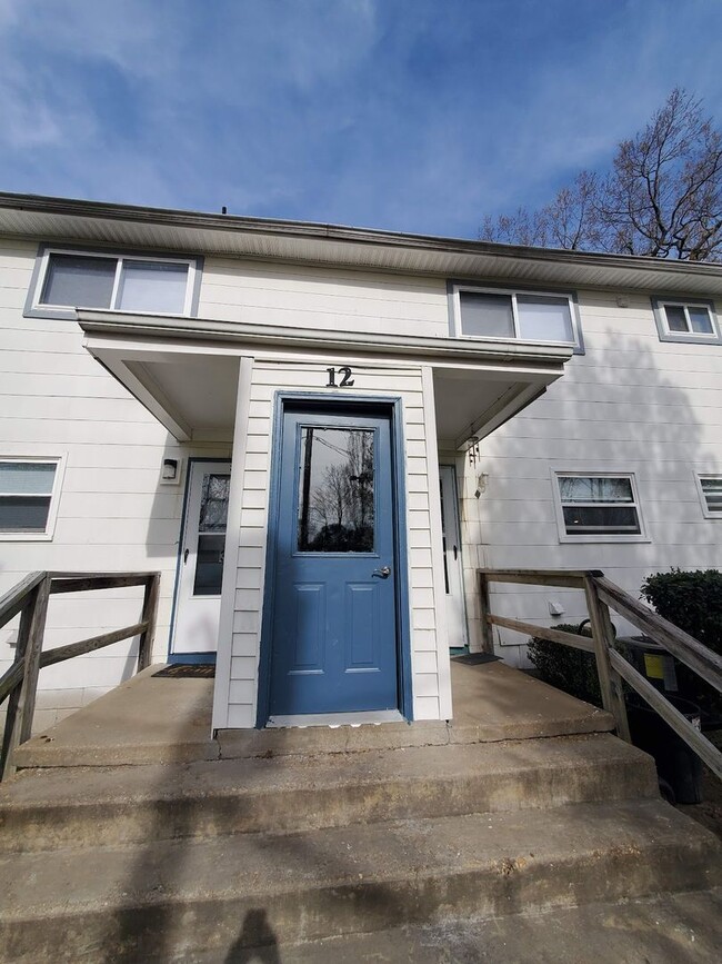 Absolutely Adorable two bedroom is move in... - Absolutely Adorable two bedroom is move in... Unidad 12 Pollux Circle E. -Apt 2