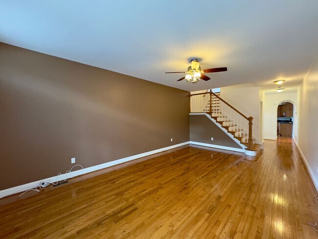 Photo - Stunning End-of-Group 3bed/3.5ba Patterson...