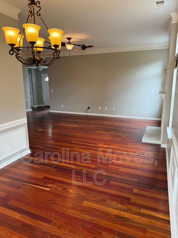 Photo - 323 Thornbush Ct