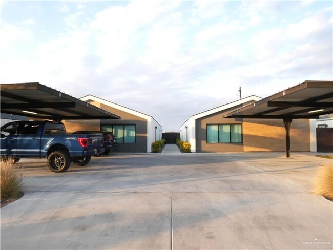 Building Photo - 23 East St Unit 1