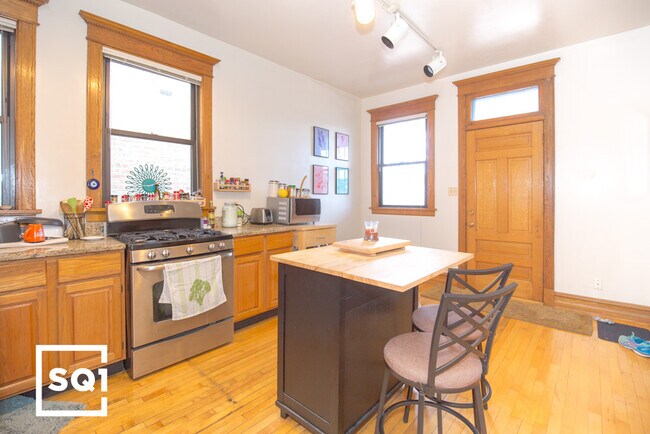 Photo - 1224 W Eddy St Unidad 2