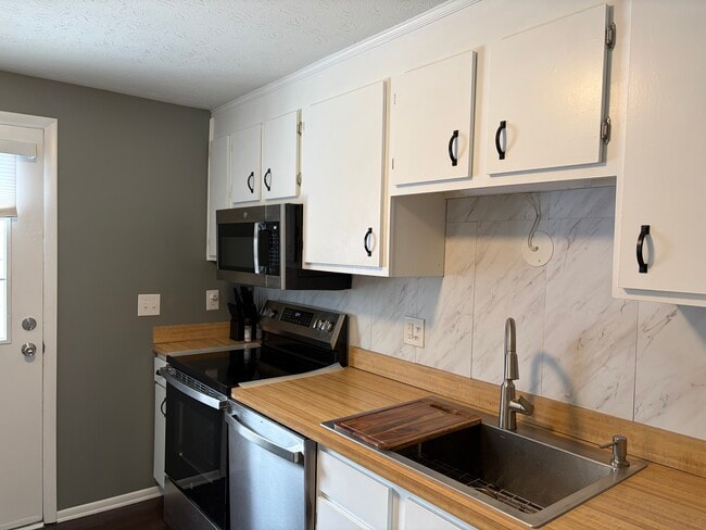 Photo - 1799 Higby Dr Unit B