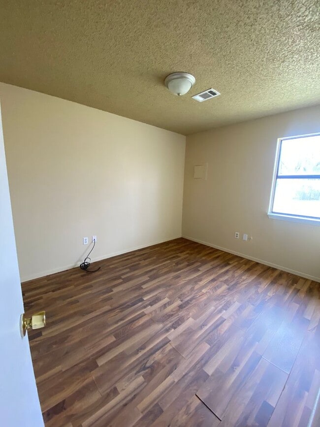 Photo - 1130 Flat Rock Cir