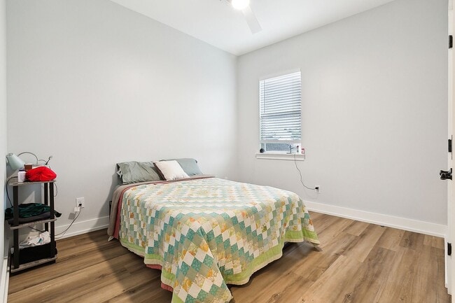 Photo - Cozy 2 Bedroom, 1 Bath Apartment Unidad 1809 Hillary Street 2A