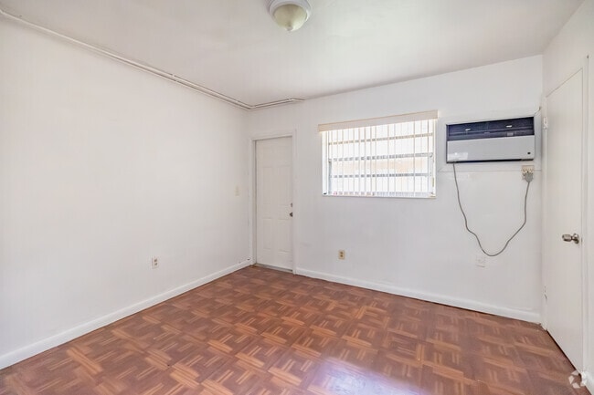 2BR 2 habitaciones BA - 605SF - Dormitorio principal - 940-990 W 29th St - Fortune at Hialeah