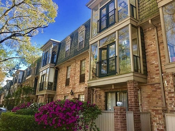 Building Photo - 2400 N Braeswood Blvd Unit 311
