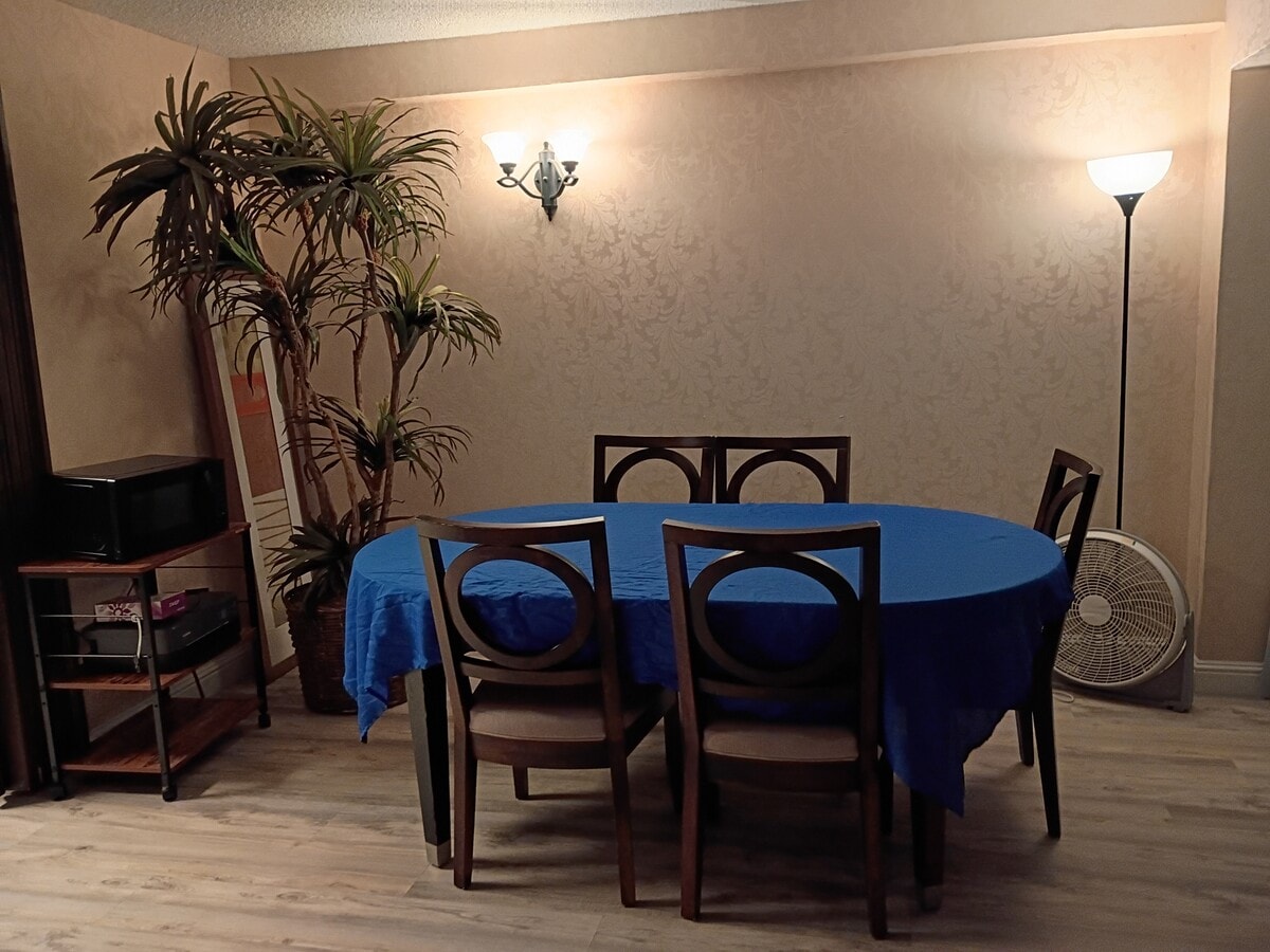 Photo - 2440 Khi Ave