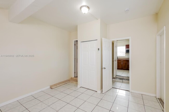 Photo - 998 NW 202nd St