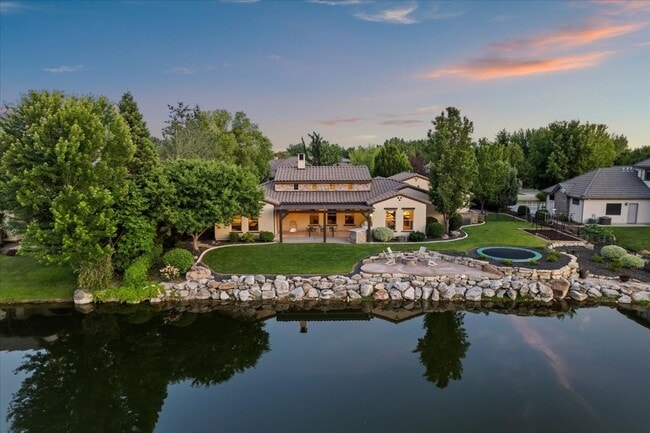 Photo - Resort Living in Desirable Eagle Idaho