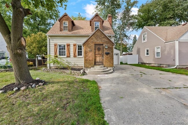 Photo - 1674 Eaton Rd