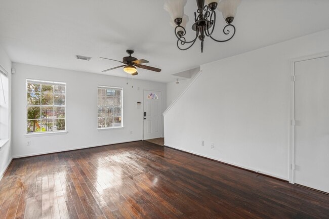 Photo - 2106 Nettleton St