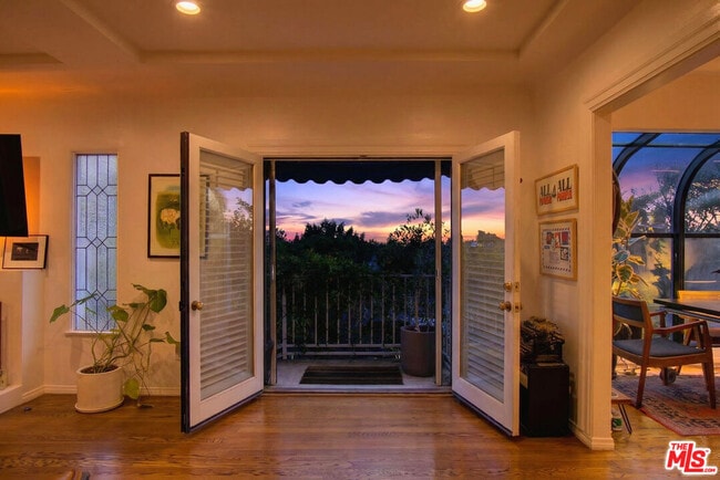 Photo - 8998 Lloyd Pl