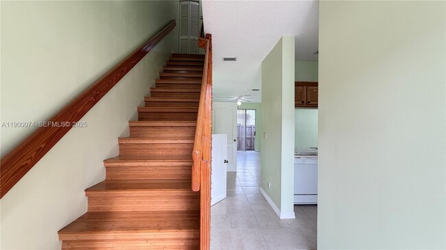 Photo - 870 NE 212th Terrace