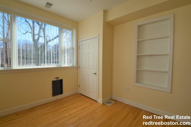 Photo - 1801 Beacon St Apartments Unit 4