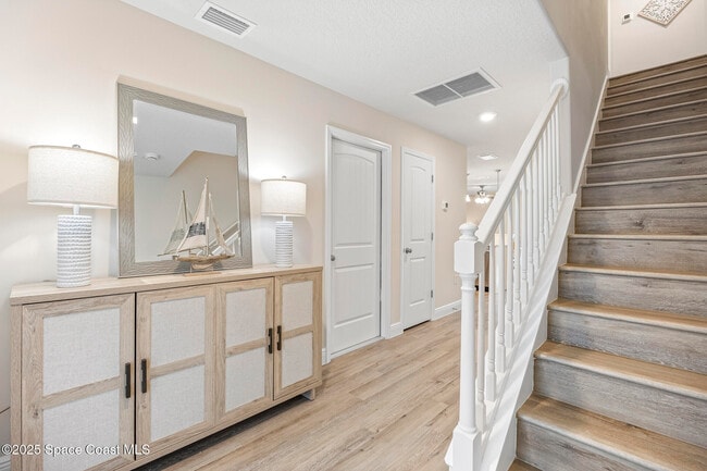 Photo - 228 Hidden Wds Pl