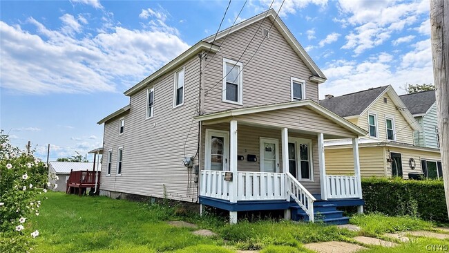 Building Photo - 709 S James St