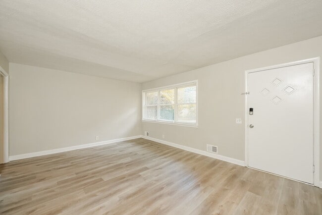 Photo - 627 Grayson Pkwy